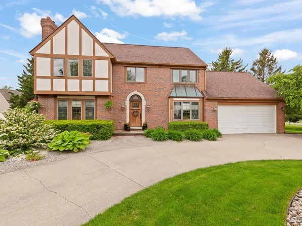 431 Meadowbrook Dr, Adrian, MI 49221