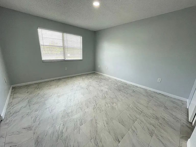 Janie B Apartments — Photo 39