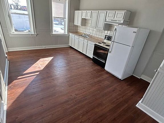 4th image of 2620 Sidney St Floor 2