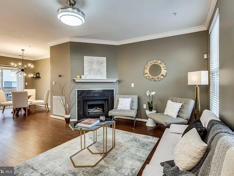 21784 Jarvis Sq — Photo 10