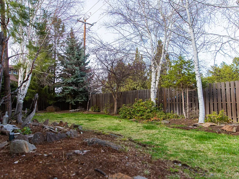 255 N Locust St — Photo 3