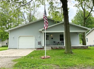 705 S 8th St, Marshall, IL 62441
