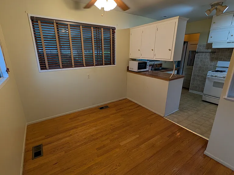 2734 Hampshire Rd — Photo 10