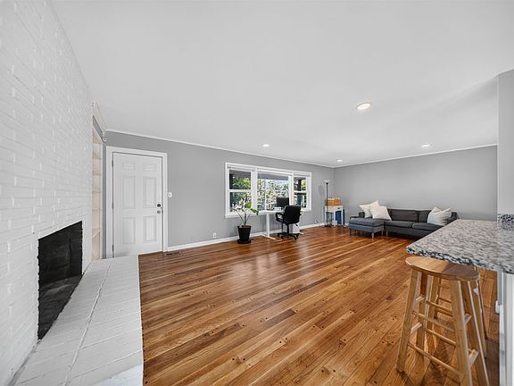 5th image of 621 N Union Pl