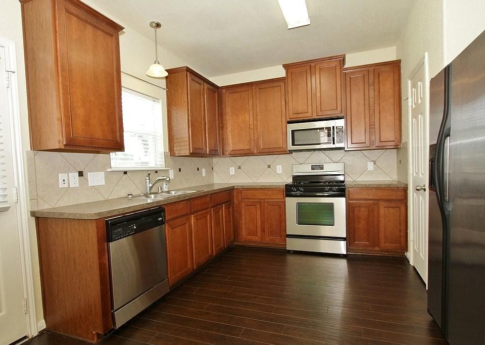 1st image of 133 Avenue