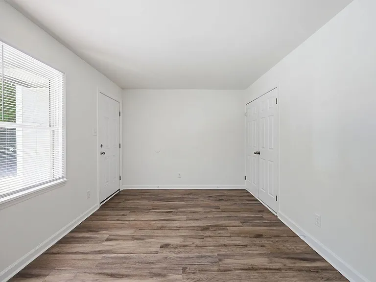 1605 N Roxboro St — Photo 32