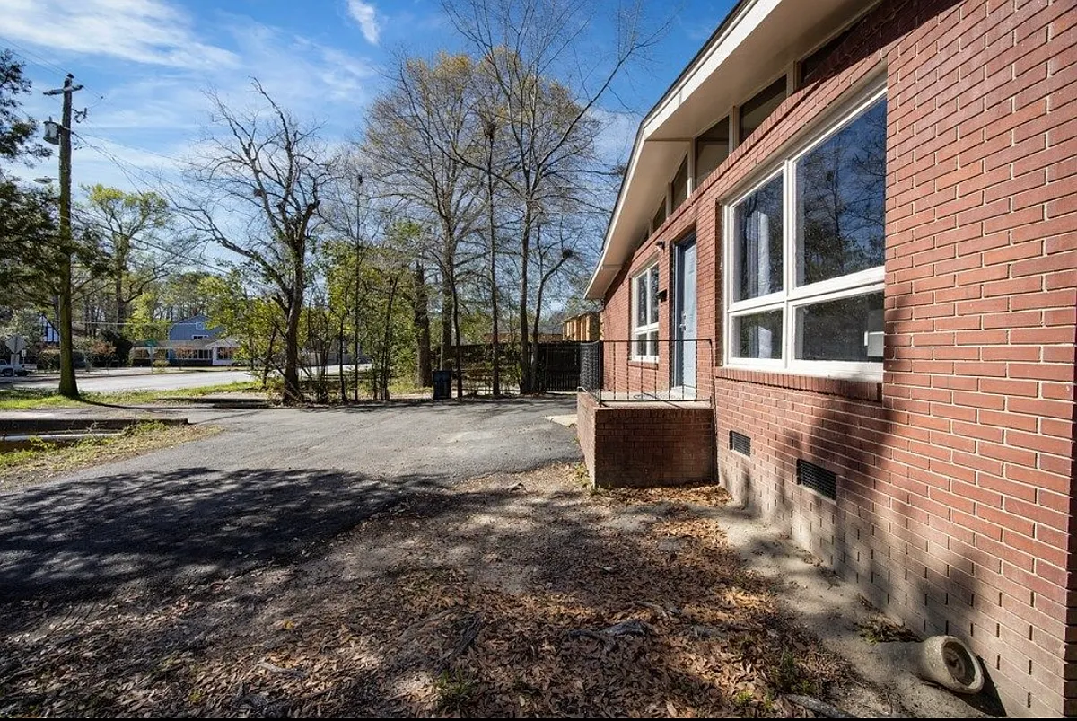 Building Photo - 3209 Cherokee Ave #A