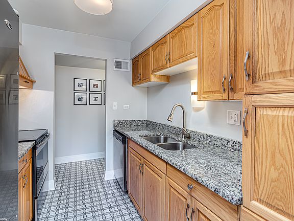 5th image of 5704 128th St #1C