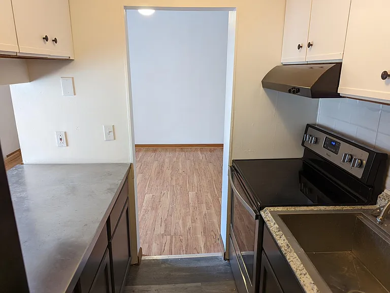 240 Harris St #C9 — Photo 5