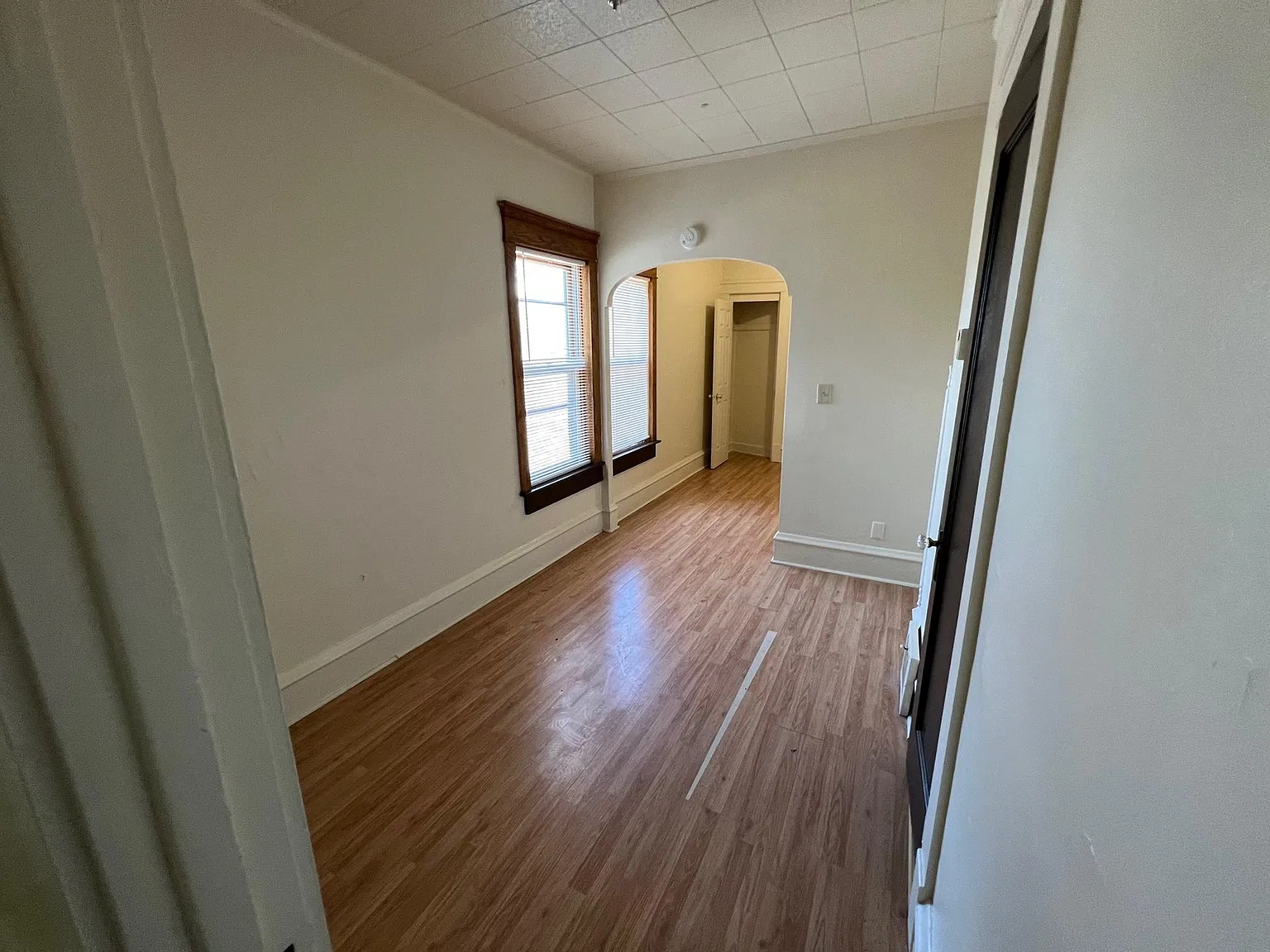 Studio, $929 — Photo 4