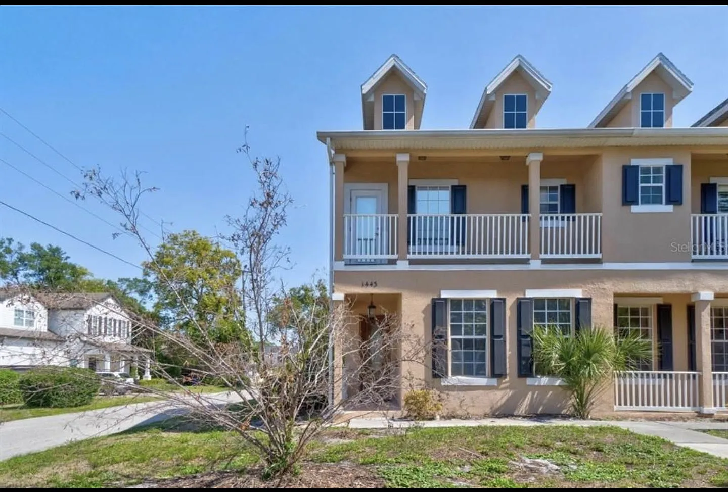 3 bed, 3.5 bath, 1596 sqft, $3,800 — Photo 2