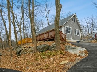 502 Upper Highland Lakes Dr, Highland Lakes, NJ 07422