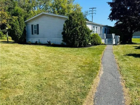 77 Juniper Ct E, Bath, PA 18014