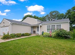 600 Thompson Blvd, Buffalo Grove, IL 60089