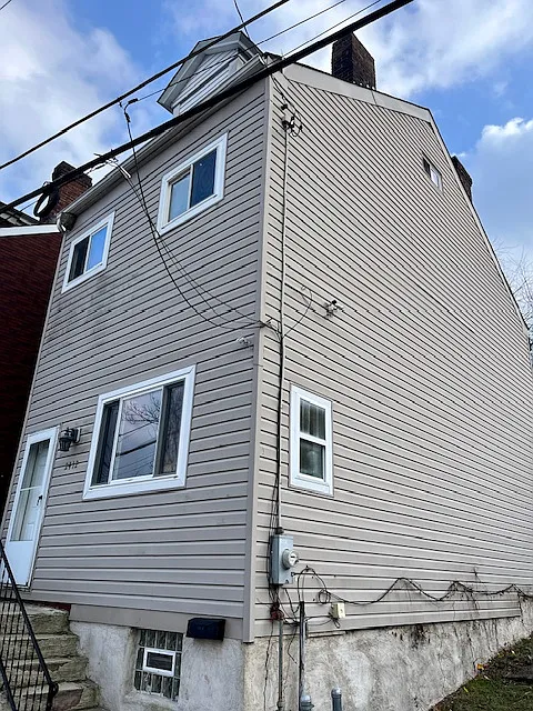 2412 Eccles St photo 1