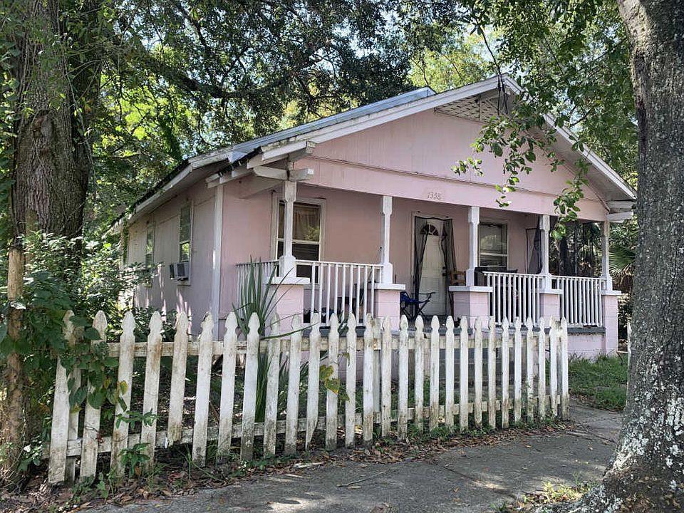 2nd image of 1358 W 15th St