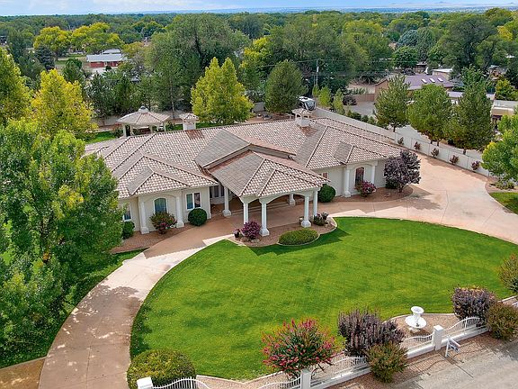 4th image of 610 Paseo Del Bosque NW