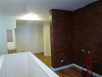 Rented by Siderow Residential Group