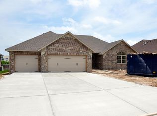 4548 E Kentbrook Dr, Springfield, MO 65802