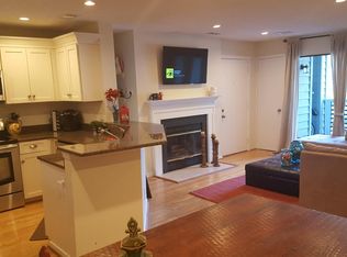 11739 Summerchase Cir APT D, Reston, VA 20194