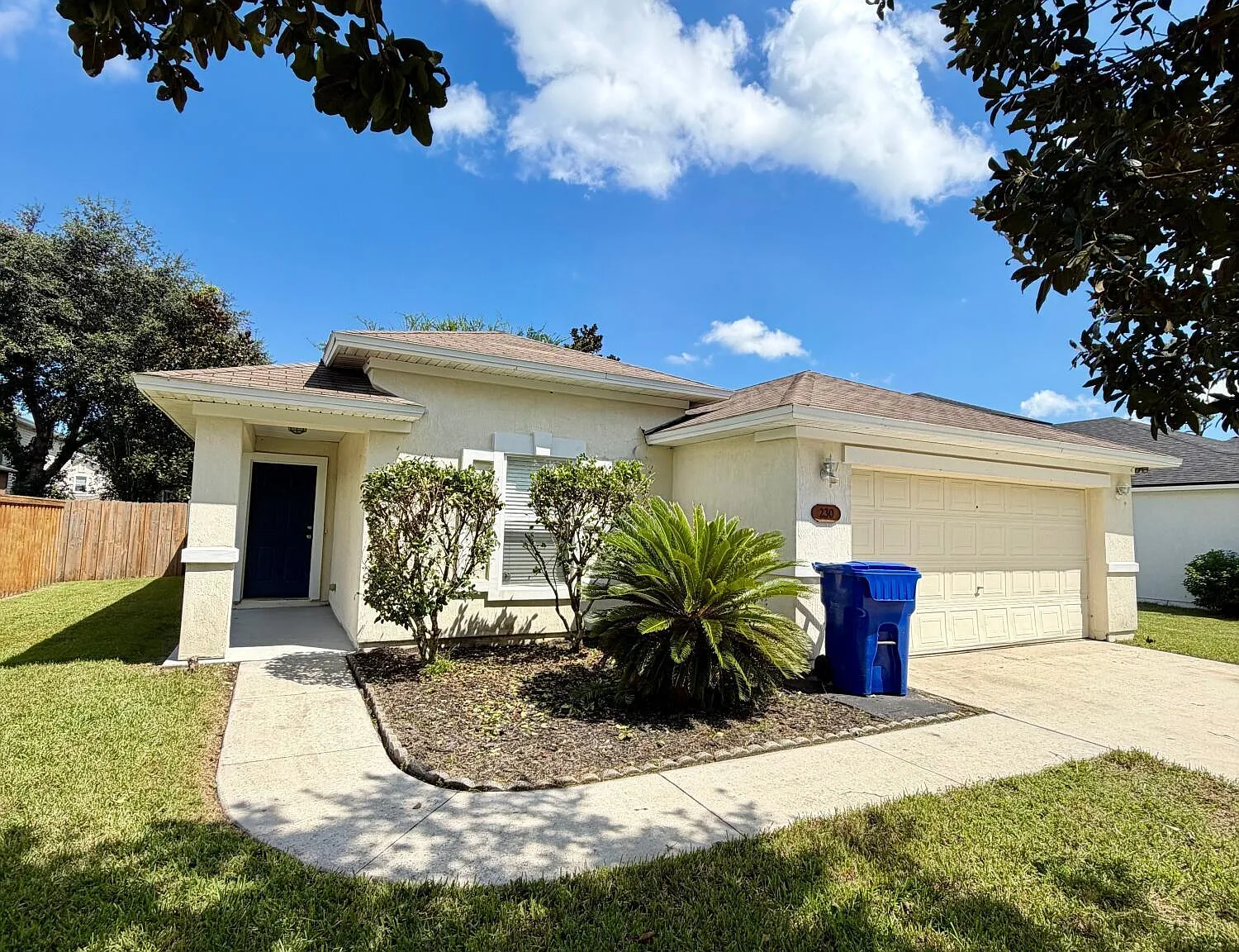 3 bed, 2.0 bath, 1591 sqft, $2,200 — Photo 4