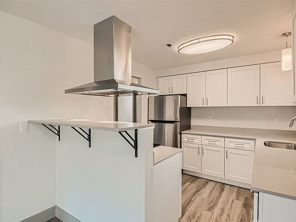 5th image of 12606 SE 30th St APT 1