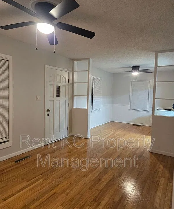 607 NE 73rd Ter