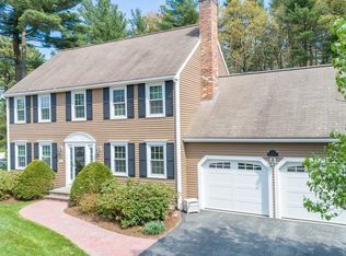 16 Victoria Cir, Walpole, MA 02081