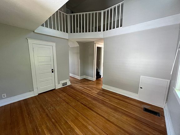 2nd image of 2917 Jackson St APT 5