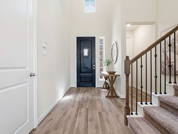 4th image of 28260 Bennett Pass Dr