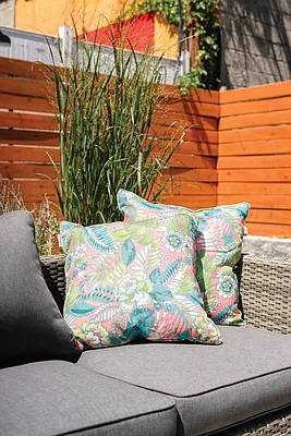 Sold by The InHouse Group | media 30