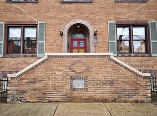2114 Sarah St, Pittsburgh, PA 15203