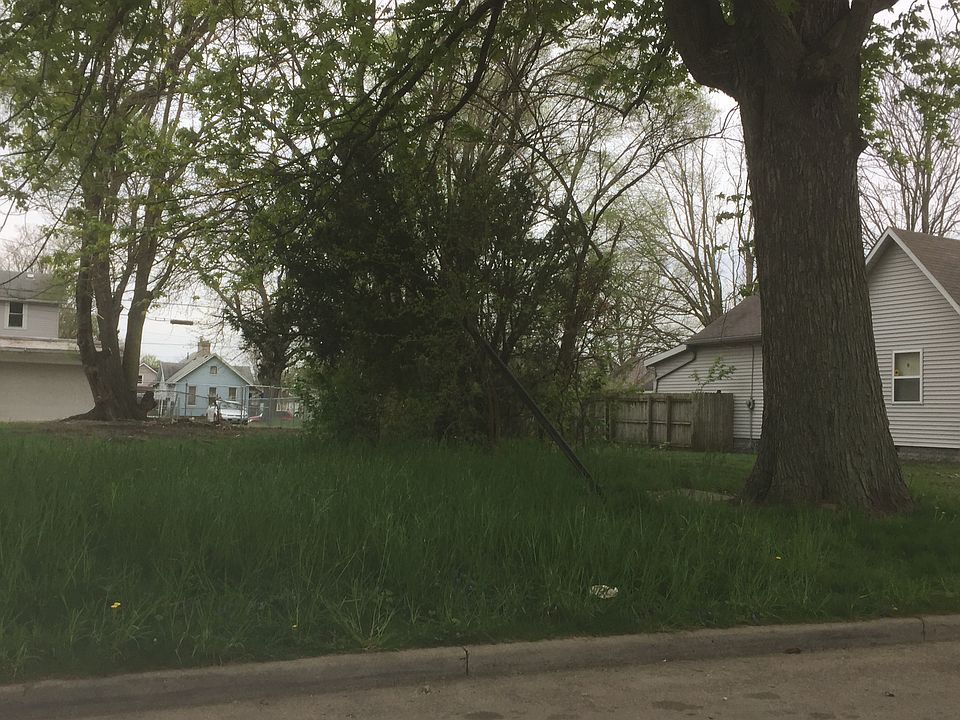 2nd image of 1128 Yates St