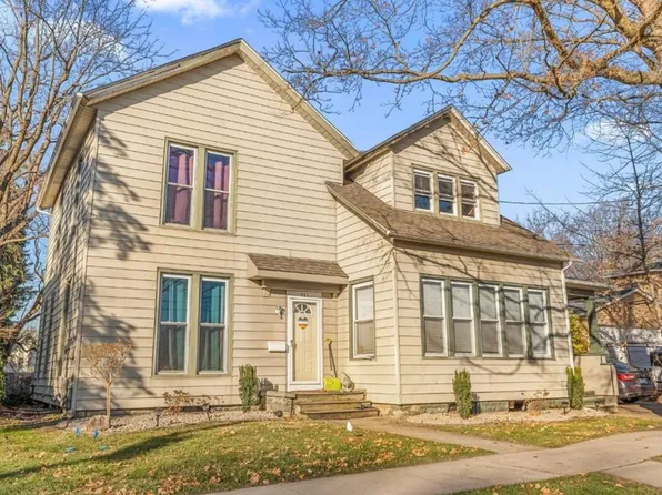 711 Napoleon St Unit 711, Valparaiso, IN 46383