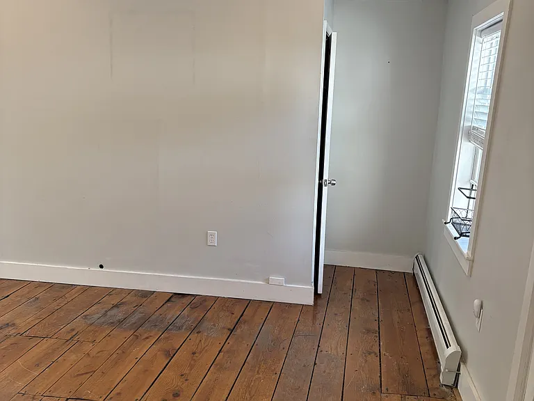 874 Main St #4 — Photo 8