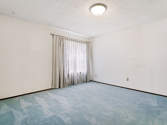 5th image of 2019 Clubridge Dr