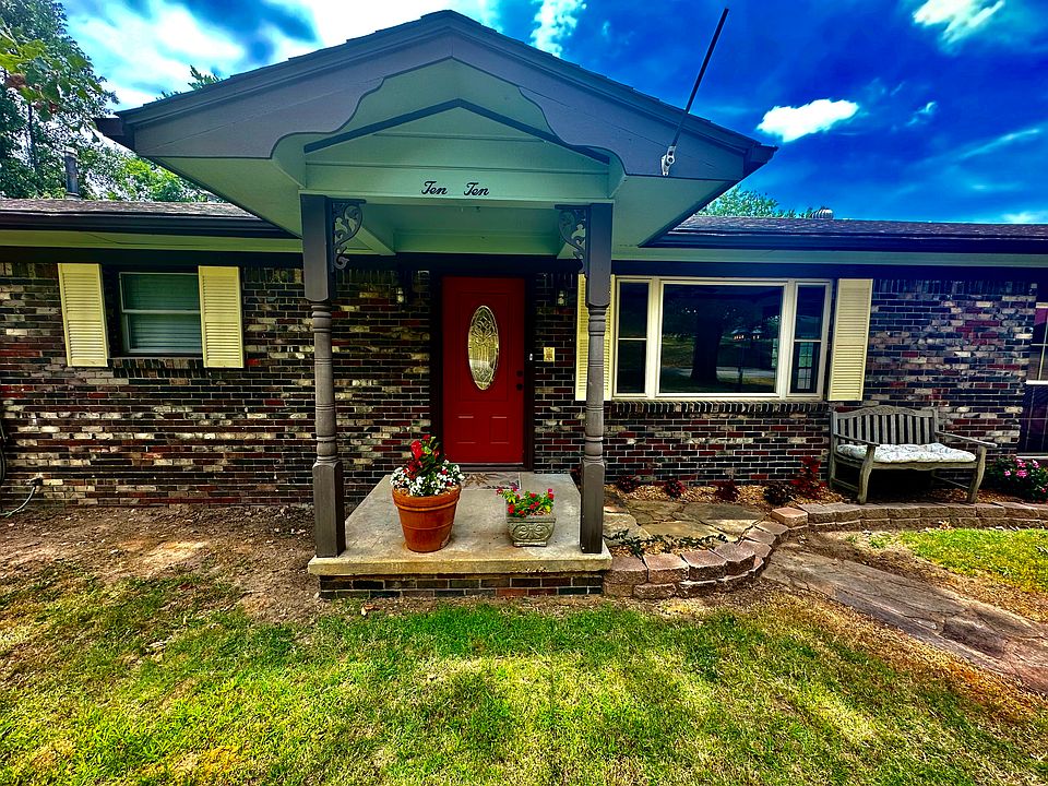 1st image of 1010 N 11th St