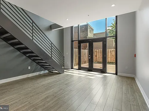 512 E Girard Ave #103 Photo 1
