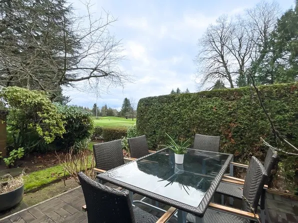 326 Greensboro Pl, Vancouver, BC V5X 4M4