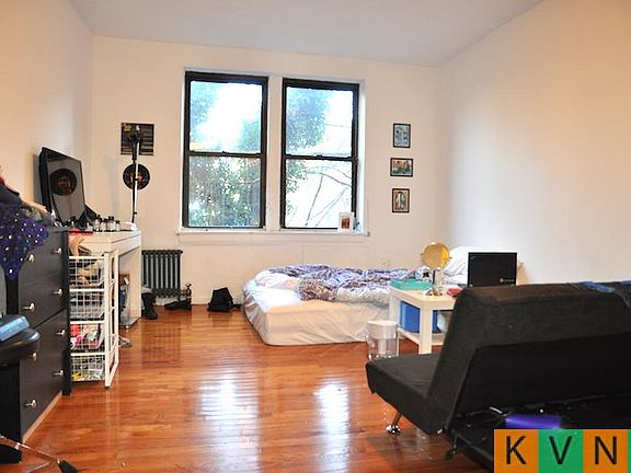 3rd image of 202 Avenue Of The Americas APT 5B