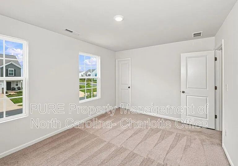 386 Hollingswood Dr — Photo 10