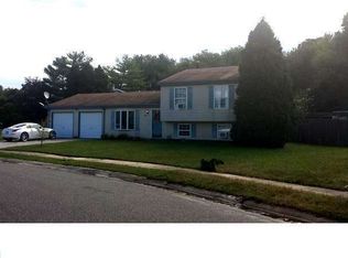 29 Jackson Ln, Sicklerville, NJ 08081