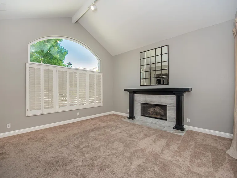 2406 La Mesa Ct — Photo 5