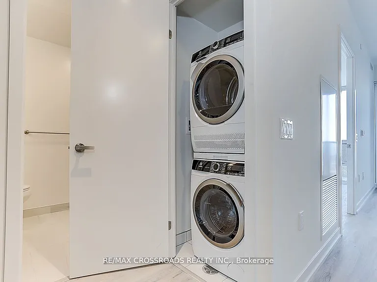 55 Cooper St #6906 — Photo 32