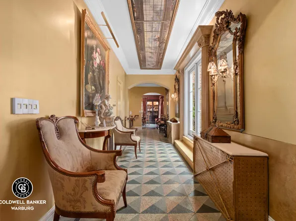 444 East 52nd Street PHN image 1 of 33
