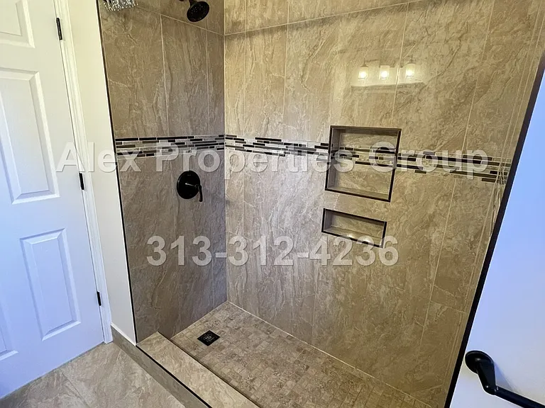 31045 Sheridan Dr — Photo 13