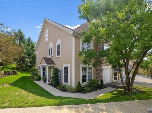 75 Magnolia Way, North Haledon, NJ 07508