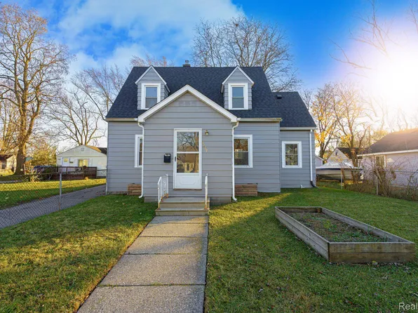 1057 Boston Ave, Waterford, MI 48328