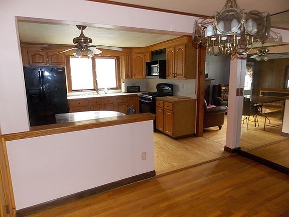 3rd image of 74 Tranfaglia Ave