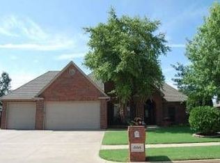 10016 Daughety Dr, Yukon, OK 73099